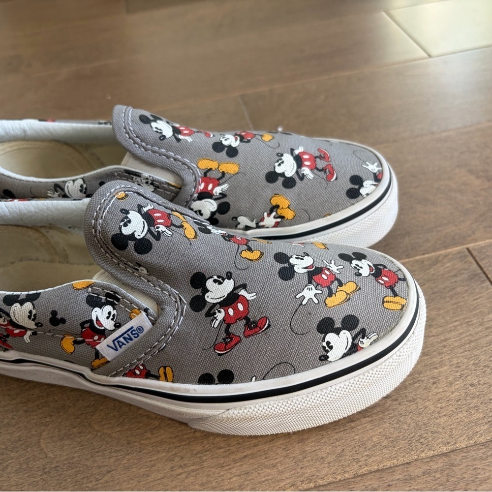 Vans Kids Mickey Mouse Slip-On Sneakers - Gray - Picture 2 of 6
